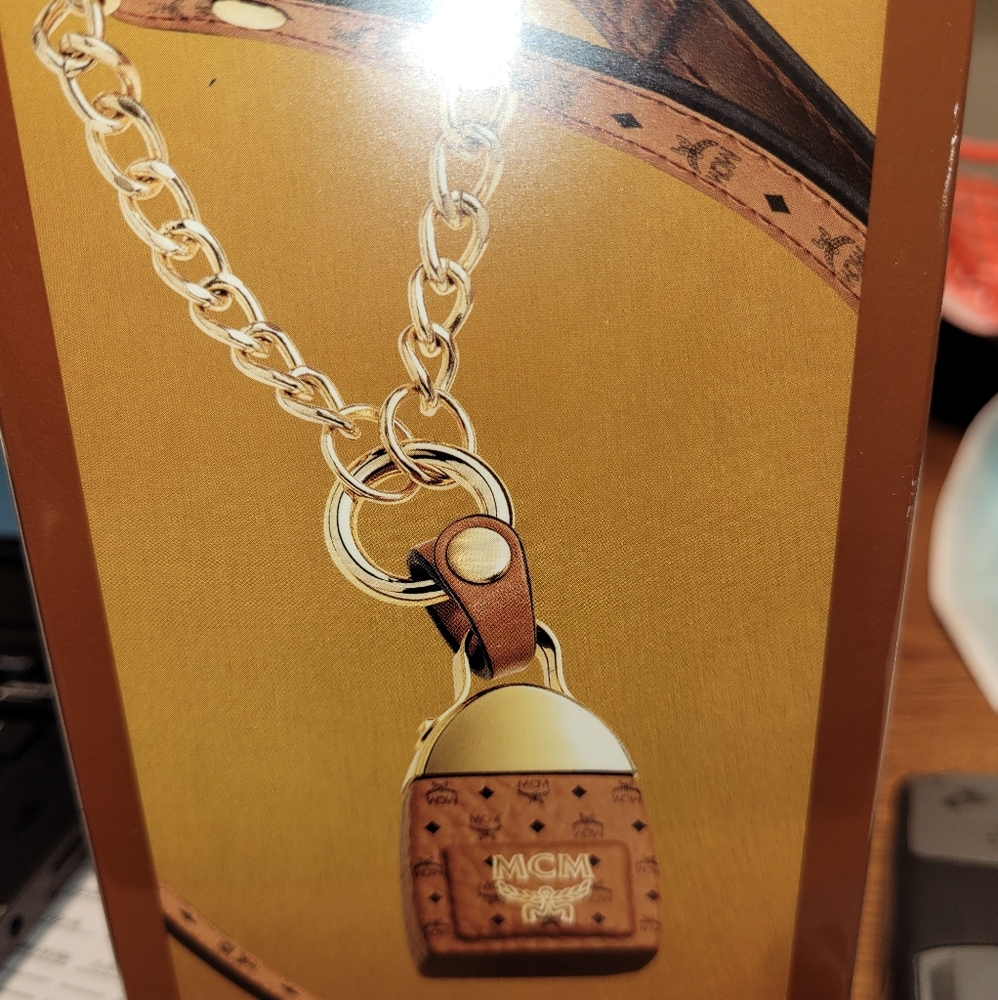 MCM Parfum necklace